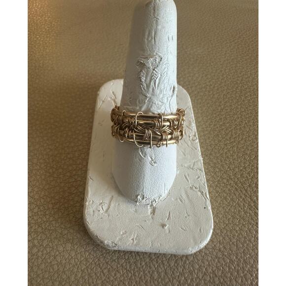 Wire Wrapped Elegant Ring made of 14k Gold Fill Ring size 10 - Picture 4 of 5